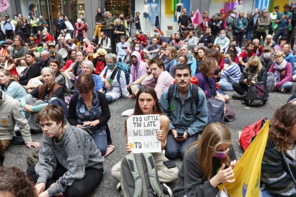 The “Extension Rebellion” organized a demonstration near the Tower Bridge, London, in which they demanded that governments and companies take urgent action to curb climate change.