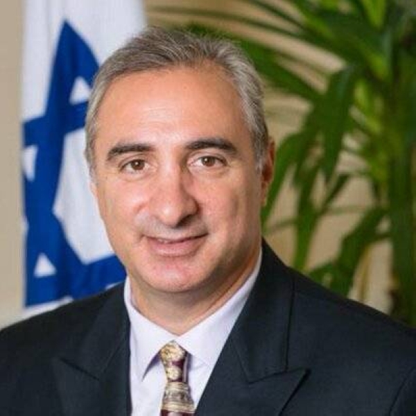 Eitan Na'eh