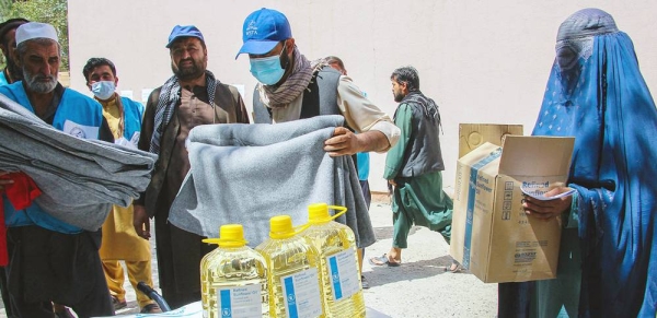 Food and blankets are handed out to people in need in Kabul, the capital of Afghanistan. UNHCR warned that the world cannot allow this “to become a humanitarian catastrophe”. — courtesy WFP/Arete