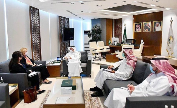 Advisor at the Royal Court and General Supervisor of KSrelief Dr. Abdullah Bin Abdulaziz Al Rabeeah met here Monday with the US Chargé d’Affairs in Saudi Arabia Martina Strong.