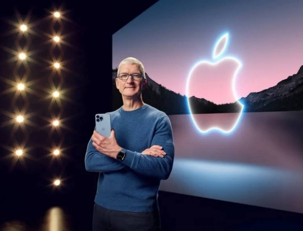 Apple CEO Tim Cook showcases the advanced camera system on the new iPhone 13 Pro. — Courtesy photo.