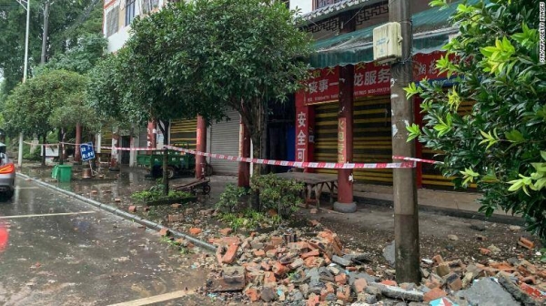 Devastation caused by Thursday's earthquake in Luzhou, Sichuan.