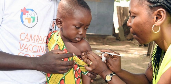 A vaccination campaign against meningitis takes place in Bouaké, in central Côte d'Ivoire. —courtesy UNICEF/Frank Dejongh