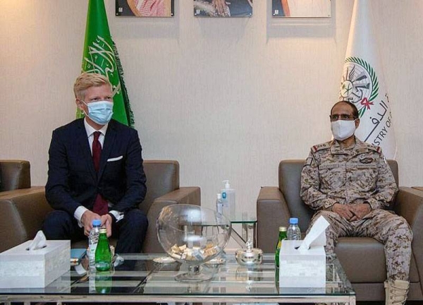 Deputy Chief of the General Staff and Acting Joint Forces Commander Lt. Gen. Motlaq Bin Salem Al-Azima received at the Joint Forces Command of the Coalition Headquarters here Monday the UN secretary-general special envoy for Yemen Hans Grundberg.
