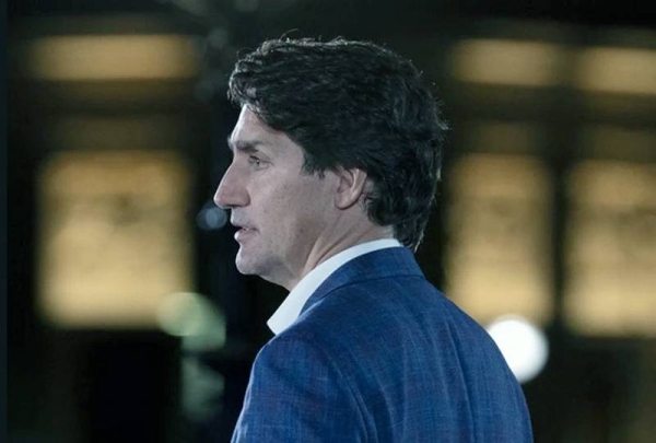 Canadian Prime Minister Justin Trudeau on Wednesday announced a nationwide COVID-19 vaccine mandate for rail and air travelers as well as staff.