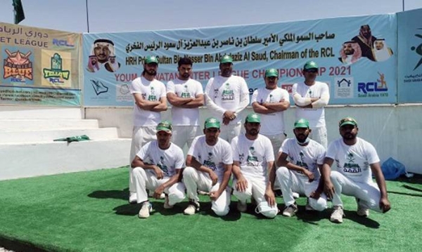 Prince Abdullah Bin Sultan Bin Nasir, RCL Deputy Chairman, standing with Hanif Baber (on his right) at function.