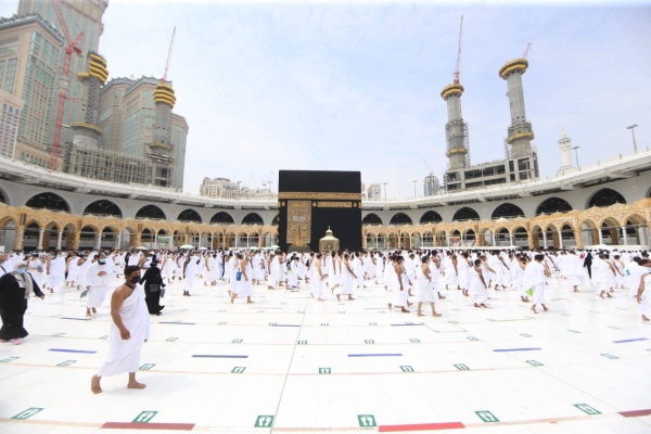 Umrah and prayer at Grand Mosque permits restricted for fully vaccinated pilgrims from Oct. 10
