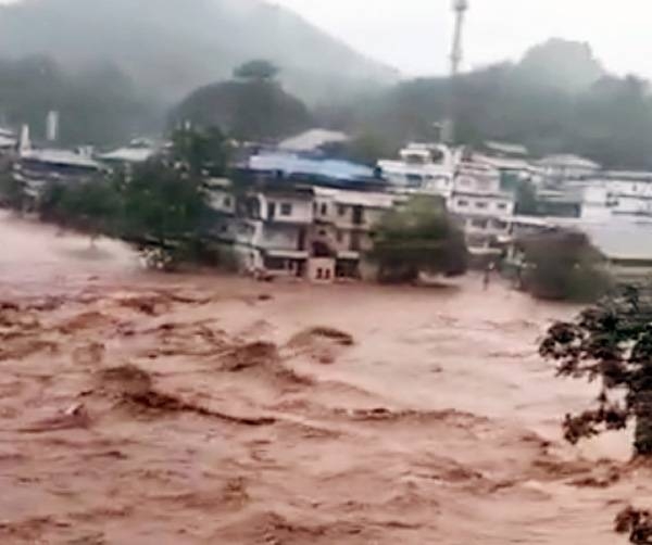 Different parts of the southern Indian state of Kerala was hit by flooding, as flash floods and landslides followed downpours on Saturday.