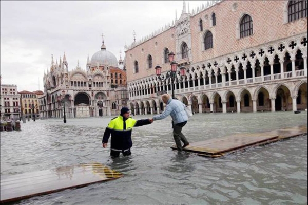 The repeated invasion of brackish lagoon water into St. Mark’s Basilica this summer is a quiet reminder that the flood threat hasn’t receded.
