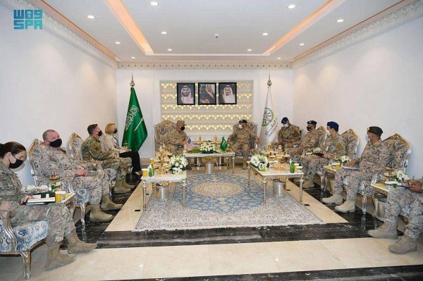 Chief of General Staff Lt. Gen. Fayyad bin Hamid Al-Ruwaili holds talks with Gen. Kenneth F. McKenzie Jr., Commander of US Central Command, in Riyadh on Thursday.