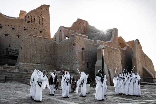 The traditional Al Ardah dance in front of Salwa Palace in At-Turaif in Ad Diriyah. — courtesy Photo by Meshari Almuhanna / DGDA
The Diriyah Gate Development Authority (DGDA) Sunday announced an initiative to document the oral history of Ardah. The traditional Al Ardah dance in front of Salwa Palace in At-Turaif in Ad Diriyah. — courtesy Photo by Meshari Almuhanna / DGDA

