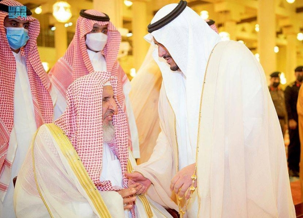 In Makkah, the prayer was performed at the Grand Holy Mosque and it was attended by Prince Khaled Al-Faisal, Advisor to the Custodian of the Two Holy Mosques and Emir of Makkah Region, among other dignitaries.