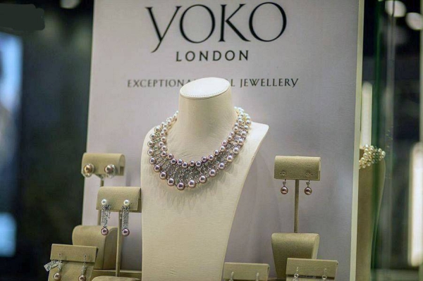 The Unique Jewelry Exhibition, which is held in the Riyadh Front zone, continues to grab the attention of its visitors, as part of the activities offered by Riyadh Season 2021, by allowing them to immediately purchase unique jewelry.