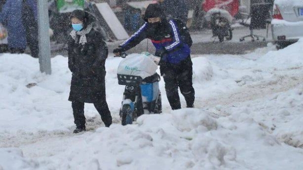 Shenyang in northeast China has been heavily hit by a severe snowstorm that started on Sunday.