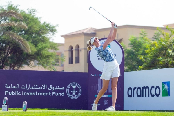 England's Hannah Burke (left), Emily Pedersen (mid) & Finland’s Krista Bakker (right) with their ATS - Jeddah trophy