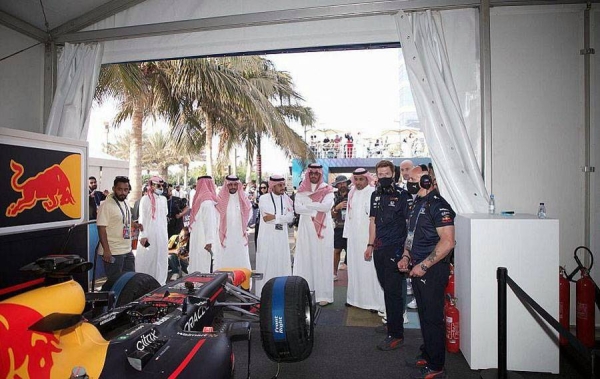 Prince Saud Bin Abdullah Bin Jalawi, advisor to the Governor of Makkah region and acting governor of Jeddah, attended at Jeddah Corniche waterfront Friday evening, the launch of the live shows of the Red Bull Racing (RBR) team.