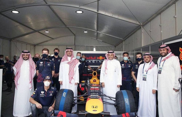 Prince Saud Bin Abdullah Bin Jalawi, advisor to the Governor of Makkah region and acting governor of Jeddah, attended at Jeddah Corniche waterfront Friday evening, the launch of the live shows of the Red Bull Racing (RBR) team.