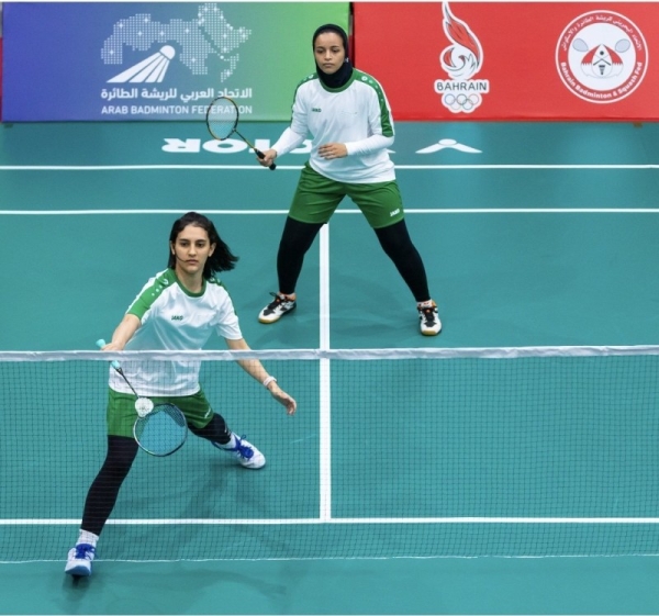 Haya Al-Mudra and Rana Abu Harbash, members of the Saudi women’s badminton team, have qualified for the semifinals of the doubles tournament for the Arab Badminton Cup. They beat the pair of the UAE national team Kawthar Al-Sayegh and Bushra Najjar, with a score of 2/0, in the tournament being held in the Bahraini capital Manama.