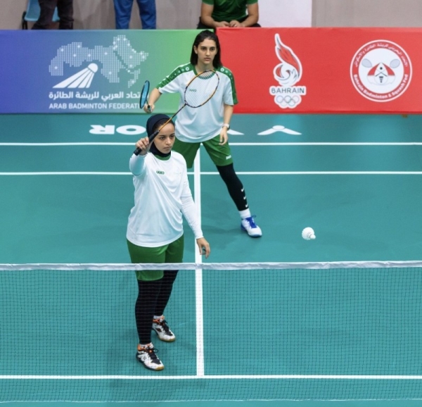 Haya Al-Mudra and Rana Abu Harbash, members of the Saudi women’s badminton team, have qualified for the semifinals of the doubles tournament for the Arab Badminton Cup. They beat the pair of the UAE national team Kawthar Al-Sayegh and Bushra Najjar, with a score of 2/0, in the tournament being held in the Bahraini capital Manama.