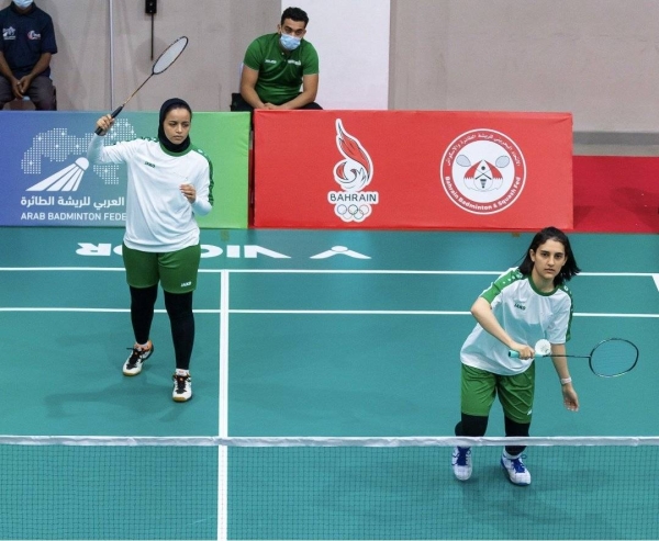 Haya Al-Mudra and Rana Abu Harbash, members of the Saudi women’s badminton team, have qualified for the semifinals of the doubles tournament for the Arab Badminton Cup. They beat the pair of the UAE national team Kawthar Al-Sayegh and Bushra Najjar, with a score of 2/0, in the tournament being held in the Bahraini capital Manama.