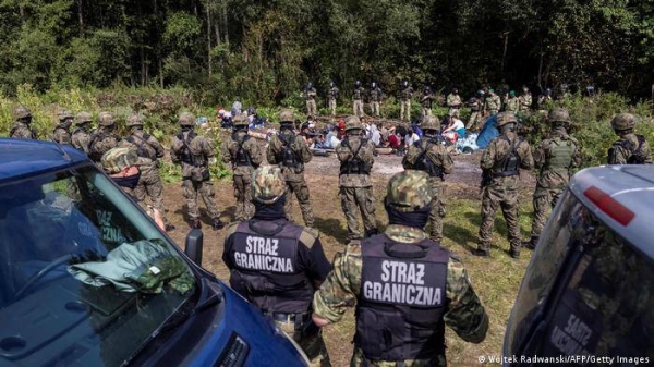The move to empty the migrant camp marks a de-escalation of tensions between Belarus and the European Union.