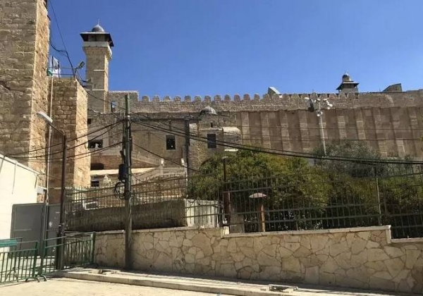 The Arab League condemned on Sunday the “desecrating entry” of Israeli President Isaac Herzog to the Haram Al-Ibrahimi Mosque in the occupied city of Al-Khalil.