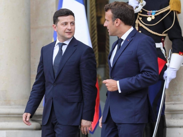 File photo of Ukrainian President Volodymyr Zelensky and French President Emmanuel Macron