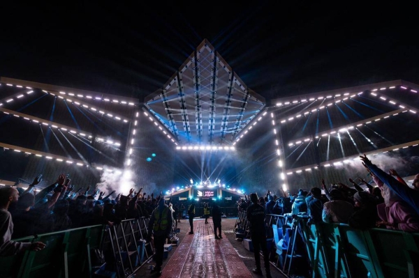 180,000 music fans enjoyed first day of SOUNDSTORM