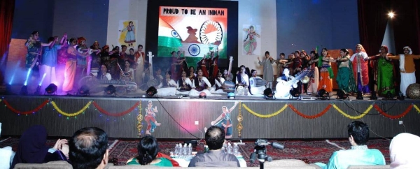 Nearly 200 artists, mostly tiny tots, captivated the audience with their mesmerizing performances showcasing the richness and diversity of Indian arts and culture at the Maha Utsav or mega festival organized recently by the Consulate General of India in association with India Forum. 