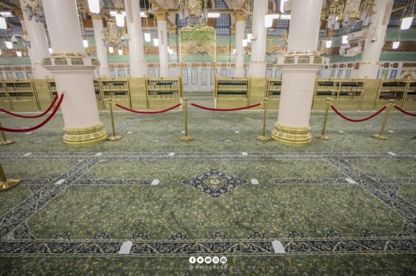 The General Presidency for the Affairs of the Two Holy Mosques on Thursday has redistributed the social distancing stickers in the Grand Mosque in Makkah.