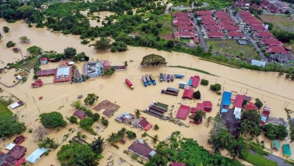 Continuous heavy rain in Malaysia has caused flooding in several states. — courtesy Bernama