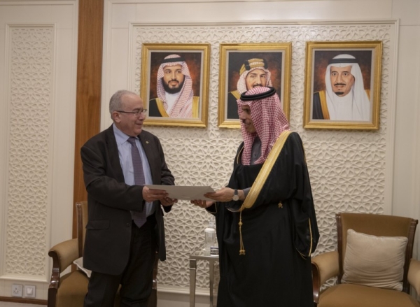 Minister of Foreign Affairs Prince Faisal Bin Farhan Bin Abdullah on Tuesday at the Ministry's office received the message conveyed to him by Algerian Foreign Minister Ramtane Lamamra.