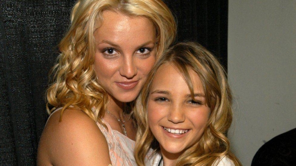 Britney and Jamie Lynn Spears pictured together in 2003.