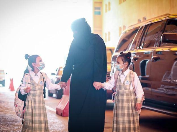 A number of public education schools in various regions and governorates across the Kingdom have conducted on Sunday simulation experiments of the safe return of students to elementary schools and kindergartens.