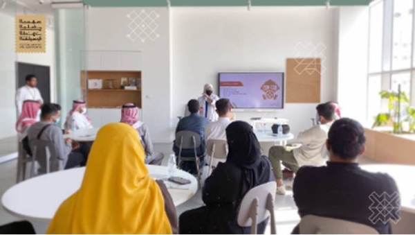 The Royal Institute of Traditional Arts (RITA) launched on Sunday the Apprenticeship Program where senior craftspeople will teach the traditional forms of Sadu weaving and mud construction to a new generation of Saudi artists.