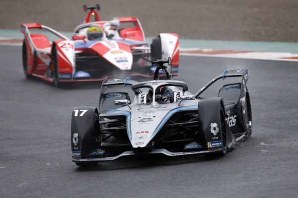 Race Winner Nyck de Vries (NLD), Mercedes Benz EQ, EQ Silver Arrow 02 celebrates in Parc Ferme 