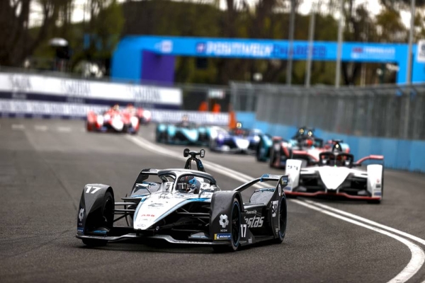 Race Winner Nyck de Vries (NLD), Mercedes Benz EQ, EQ Silver Arrow 02 celebrates in Parc Ferme 