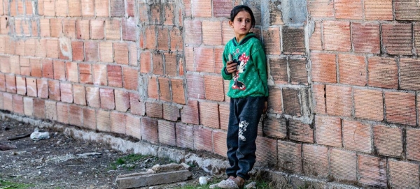 A young boy in the rural area of Al-Hasakeh who fled hostilities in Ras Al-Ain, northeast Syria.
