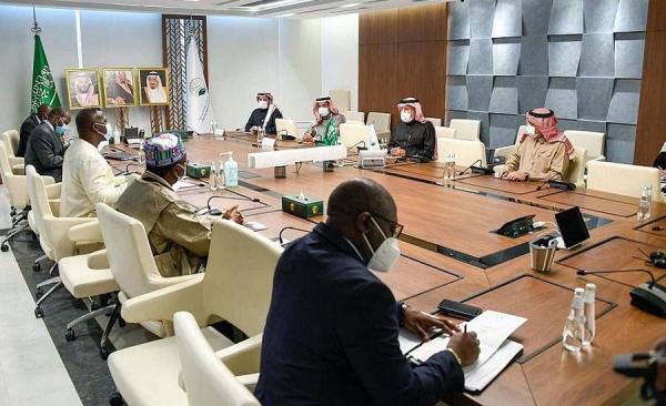 Advisor at the Royal Court and Supervisor General of King Salman Humanitarian Aid and Relief Center (KSrelief) Dr. Abdullah Bin Abdulaziz Al Rabeeah met in Riyadh Wednesday with Sierra Leone's Minister of Foreign Affairs and International Cooperation Dr. David Francis.