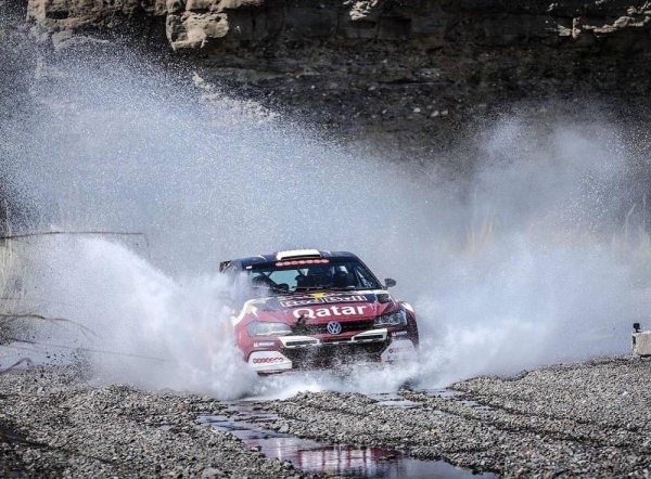 Nasser Saleh Al-Attiyah crosses stunning Omani terrain.