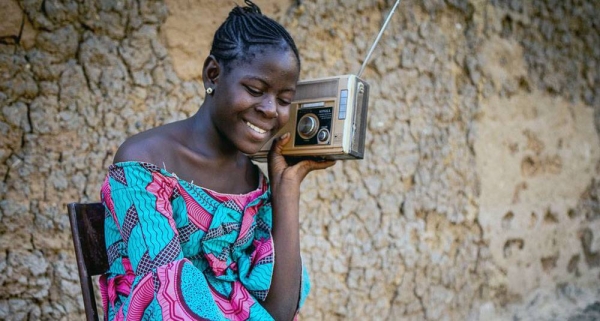 A young journalist from Timbuktu presents the evening news on radio Jamana in Koulikoro, Mali. — courtesy UNICEF/Seyba Keïta