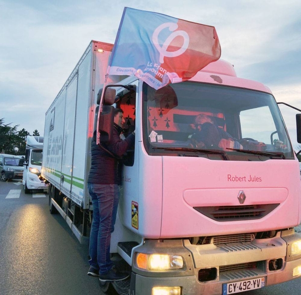 Over 1,300 vehicles gathered on Sunday in Lille, France, close to the Belgian border, to prepare for their journey towards Brussels.