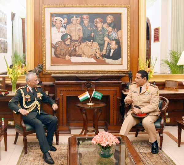 Saudi Arabia Land Forces Commander Lt. Gen. Fahd Bin Abdullah Mohammed Al-Mutair’s is welcomed by Indian Army chief Gen. M.M. Naravane Tuesday. His visit to India is a historic and landmark first and the two held held extensive talks.
