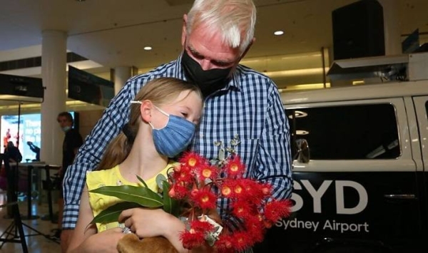 There were tearful reunions at Sydney Airport on Monday as hundreds of people began arriving on flights.