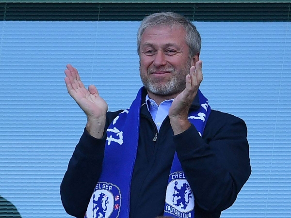 Roman Abramovich gives trustees Chelsea 'stewardship'
