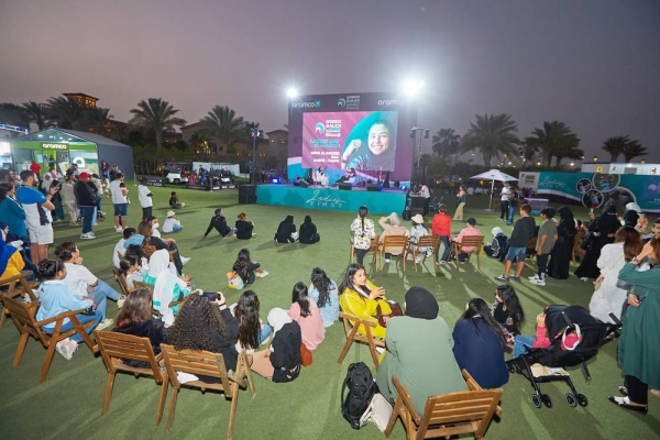 Adwa Al Dakheel (left) and Nada Baashan (right) with Aramco Saudi Ladies International trophy