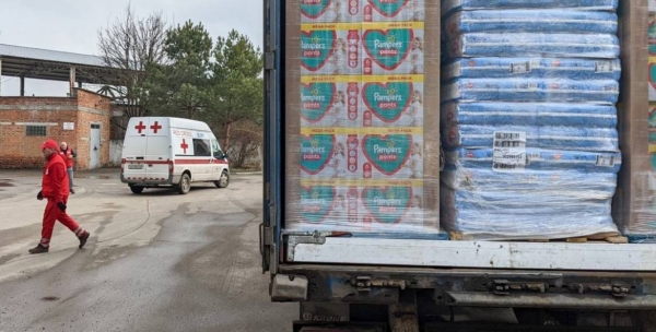 Aid workers prepare the much-needed assistance from a UN-led inter-agency humanitarian convoy that was able to reach Sumy, Ukraine.