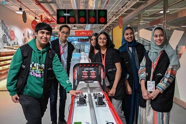 Ithra Sunday announced that 18 students of various public and private schools have qualified to represent Saudi Arabia in the international Formula 1 competition that will be held in the United Kingdom July 10 with the participation of 54 countries.