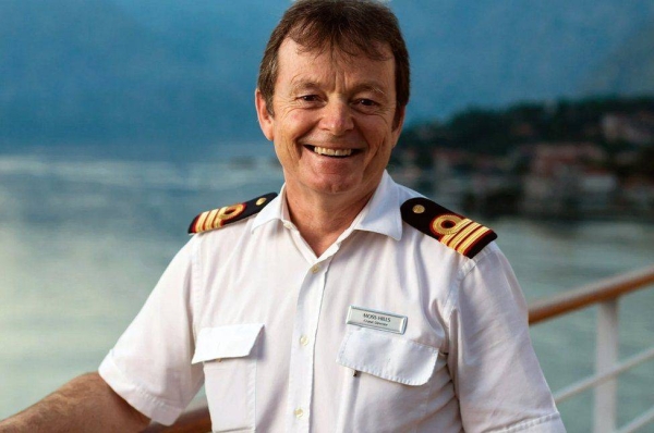 Having worked as an entertainer on board cruise liners for many years, guitarist Moss Hills went on to become a cruise director.