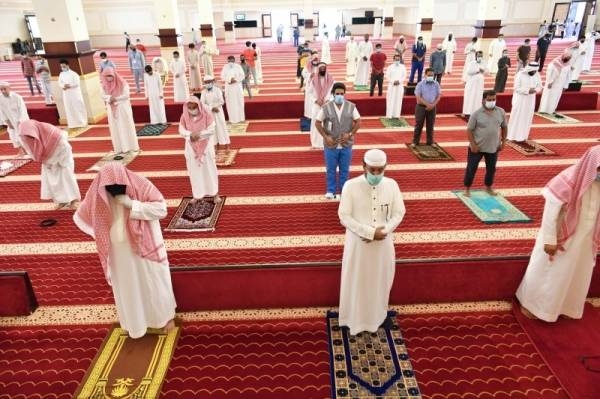 The Ministry of Islamic Affairs has emphasized that imams of mosques who lead Tahajjud Prayer in the last ten days of Ramadan need to finish it well before the call to Fajr prayer with sufficient break so that worshippers will not be overburdened.
